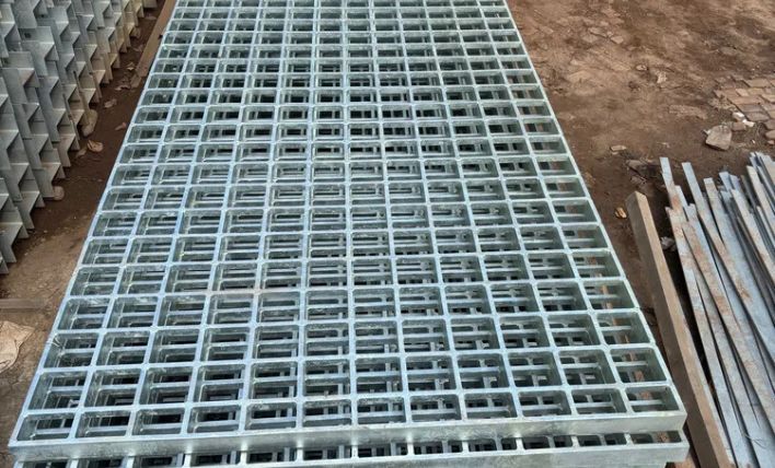 Manufacturer of SS Gratings